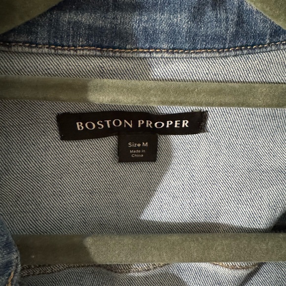 Boston Proper Women's Classic Blue Jean Jacket - Picture 4 of 5